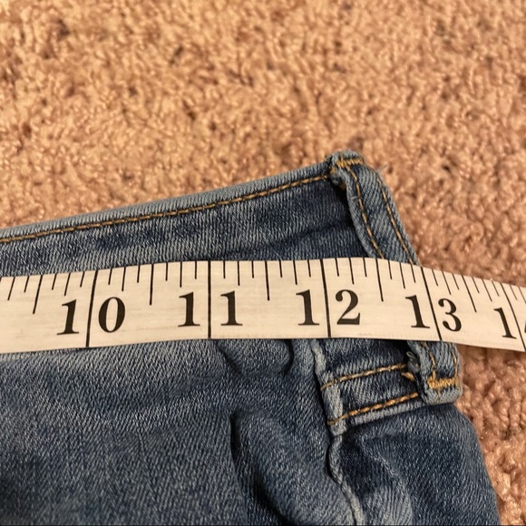 SOLD Hollister Distressed Hole Medium Wash Jeans - Picture 10 of 12